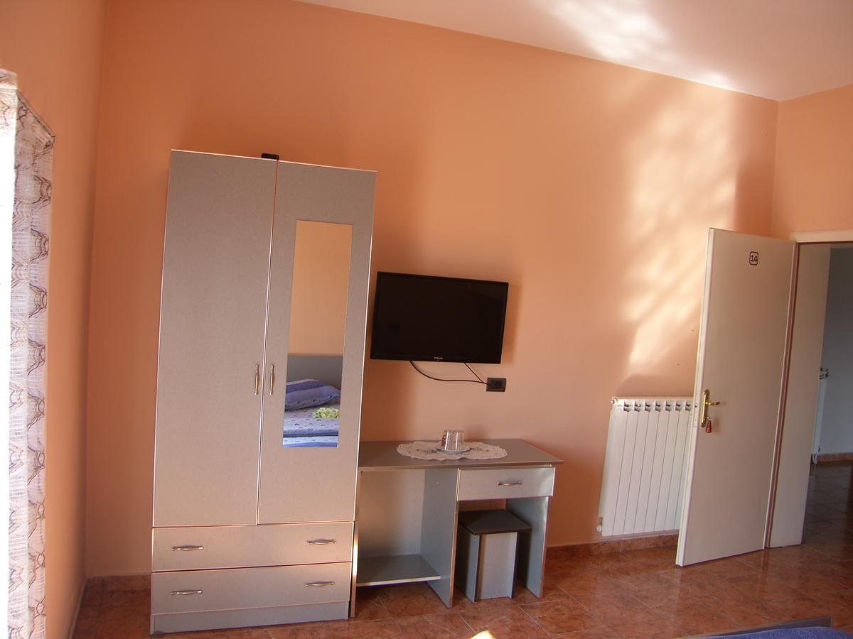 Shkodra Hotel Buitenkant foto
