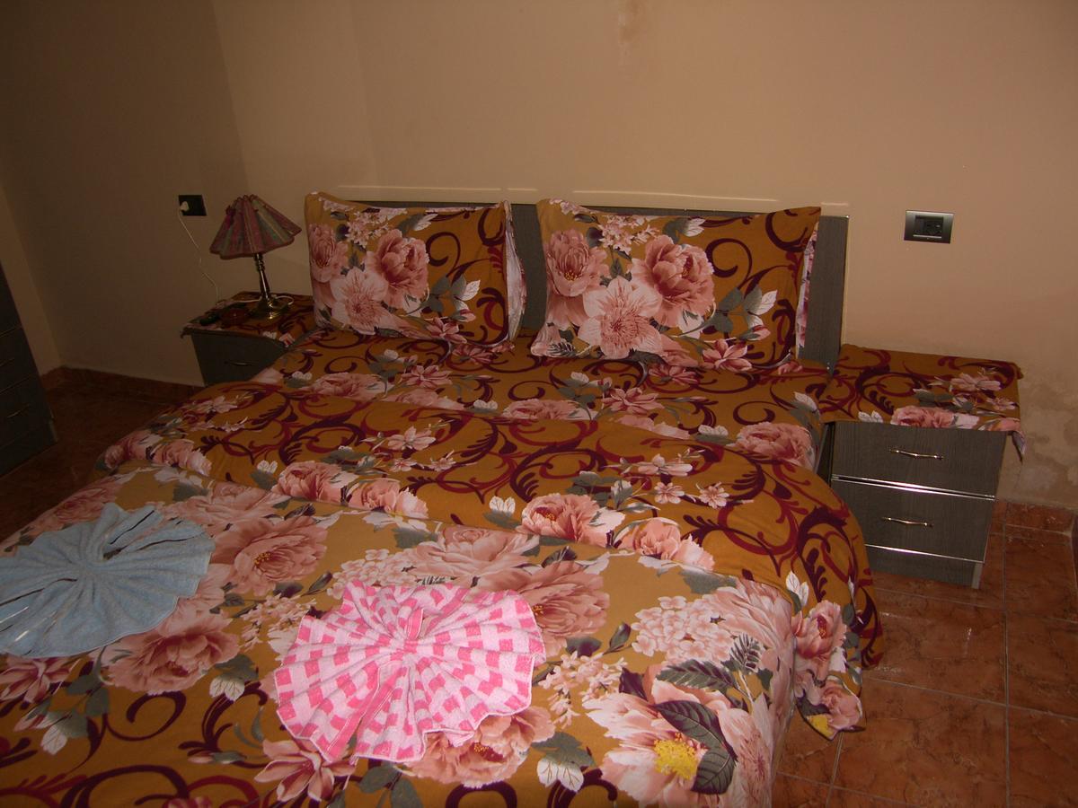Shkodra Hotel Buitenkant foto