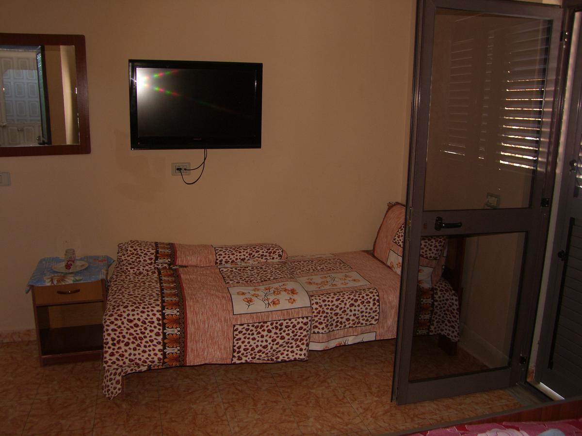 Shkodra Hotel Buitenkant foto